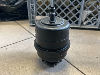 bontott BMW 5 E60 Szervóolaj Tartály