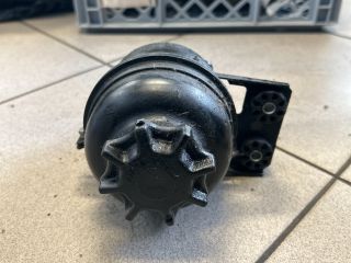 bontott BMW 5 E60 Szervóolaj Tartály