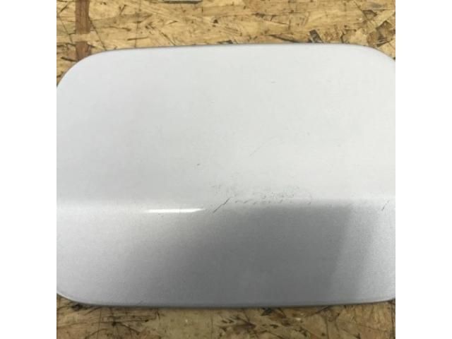 bontott BMW 5 E60 Tankajtó