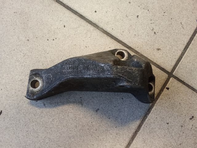 bontott BMW 5 E60 Tartó Bak