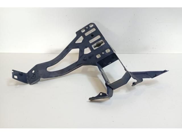 bontott BMW 5 E60 Tartó Bak