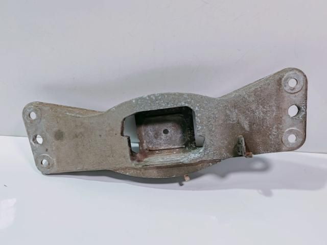 bontott BMW 5 E60 Tartó Bak