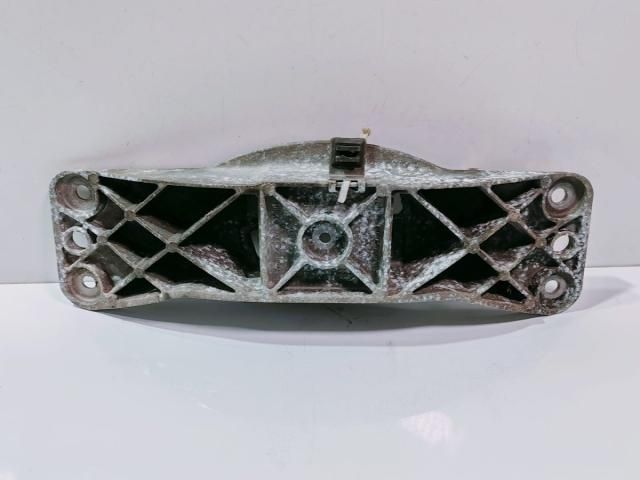 bontott BMW 5 E60 Tartó Bak