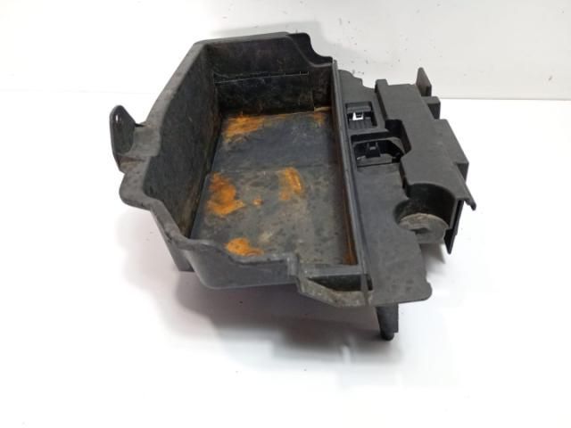 bontott BMW 5 E60 Tartó Bak