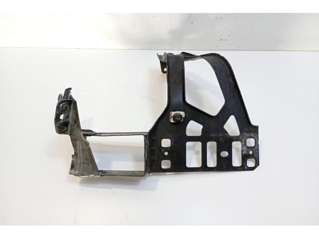 bontott BMW 5 E60 Tartó Bak