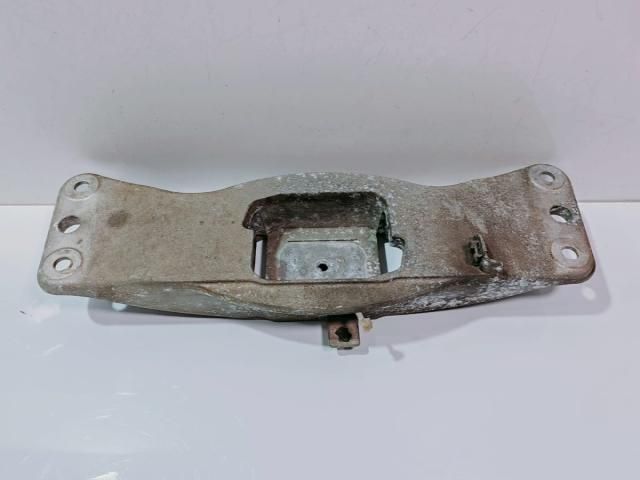 bontott BMW 5 E60 Tartó Bak