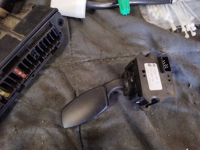 bontott BMW 5 E60 Tempomat Kar (Magában)