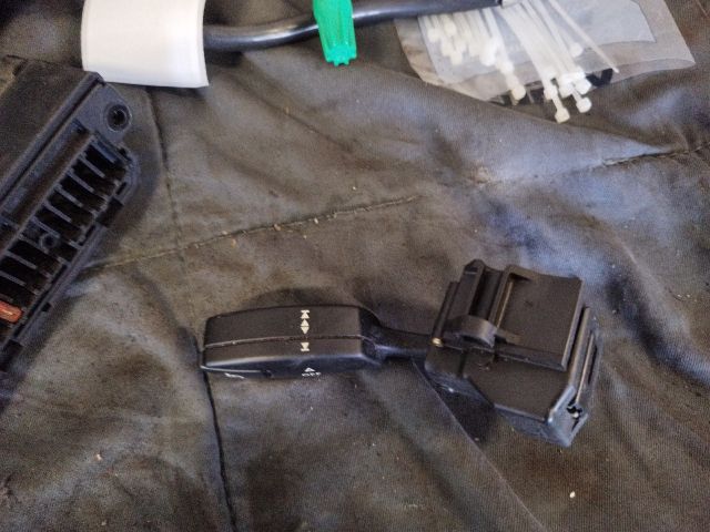 bontott BMW 5 E60 Tempomat Kar (Magában)