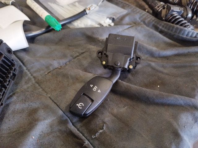 bontott BMW 5 E60 Tempomat Kar (Magában)