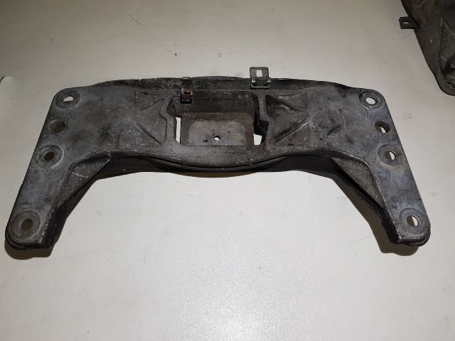 bontott BMW 5 E60 Váltó Tartó Bak (Pozíciófüggetlen)