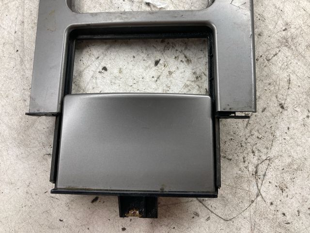 bontott BMW 5 E60 Váltókar Keret