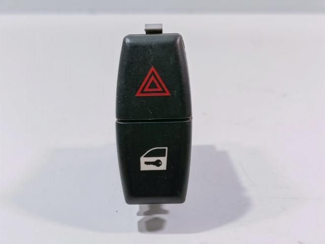 bontott BMW 5 E60 Vészvillogó Kapcsoló