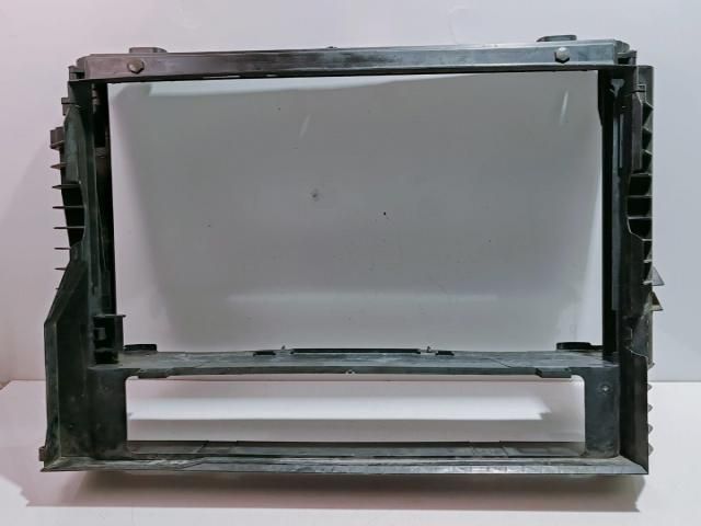 bontott BMW 5 E60 Vízhűtő Radiátor Tartó