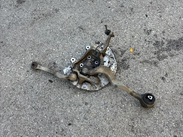 bontott BMW 5 E61 Bal első Csonkállvány