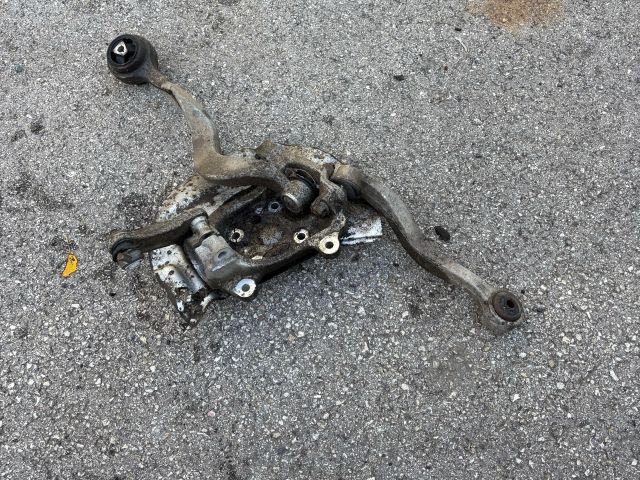 bontott BMW 5 E61 Bal első Csonkállvány