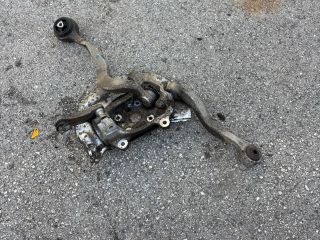 bontott BMW 5 E61 Bal első Csonkállvány