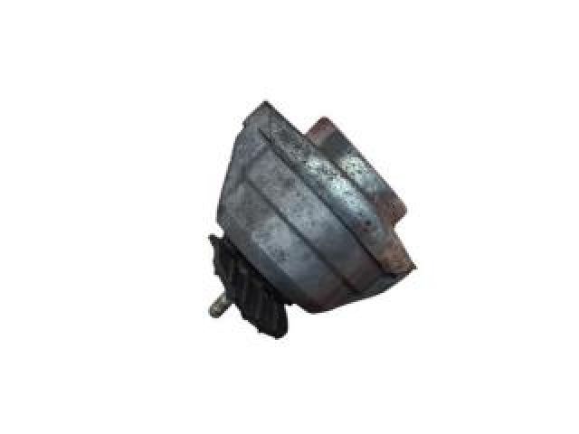 bontott BMW 5 E61 Motor Tartó Bak (Fém)