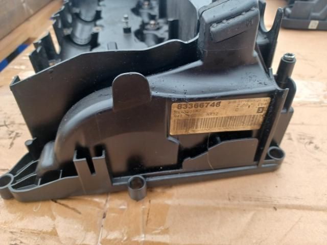 bontott BMW 5 E61 Szelepfedél