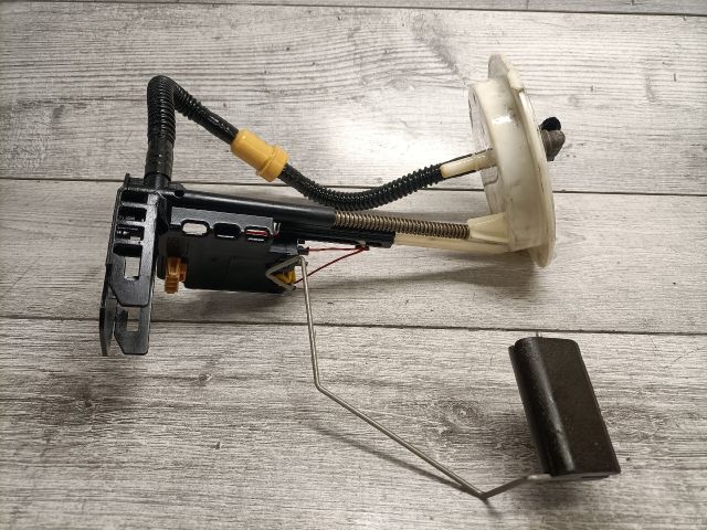 bontott BMW 5 E61 Üzemanyagszint Jeladó