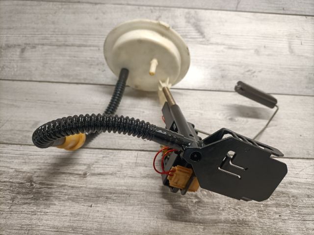 bontott BMW 5 E61 Üzemanyagszint Jeladó