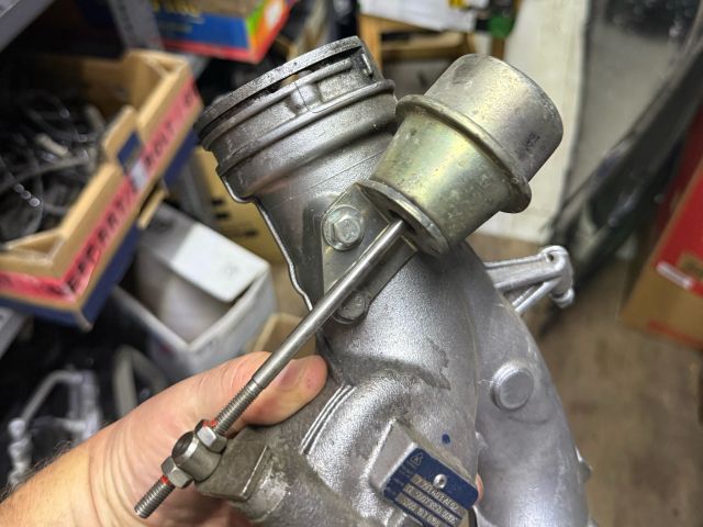 bontott BMW 5 E61 Turbócső