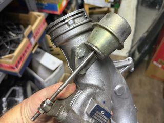 bontott BMW 5 E61 Turbócső