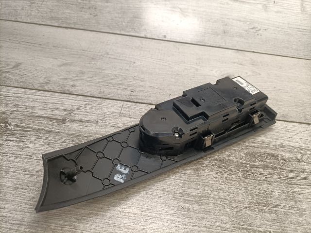 bontott BMW 5 E61 Ablakemelő és Tükör Kapcsoló