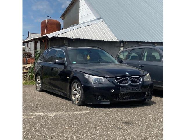 bontott BMW 5 E61 Alsó Padlólemez Burkolat
