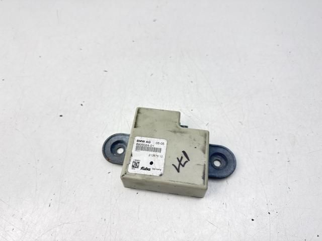 bontott BMW 5 E61 Antenna Erősítő