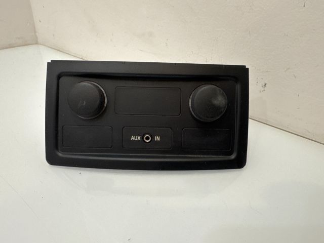 bontott BMW 5 E61 AUX Csatlakozó