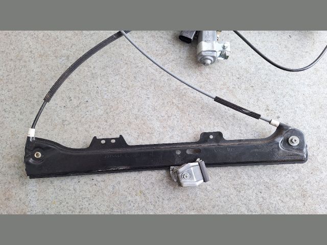 bontott BMW 5 E61 Bal első Ablakemelő Szerkezet (Elektromos)