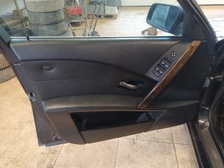 bontott BMW 5 E61 Bal első Ajtó Kárpit