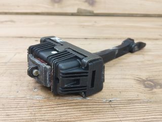 bontott BMW 5 E61 Bal első Ajtóhatároló