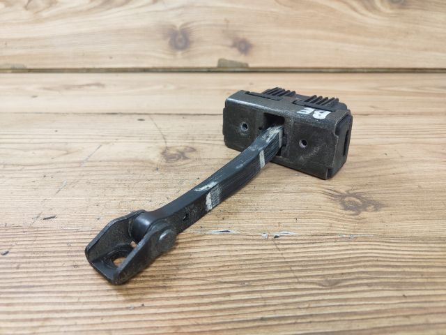 bontott BMW 5 E61 Bal első Ajtóhatároló