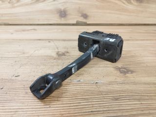 bontott BMW 5 E61 Bal első Ajtóhatároló