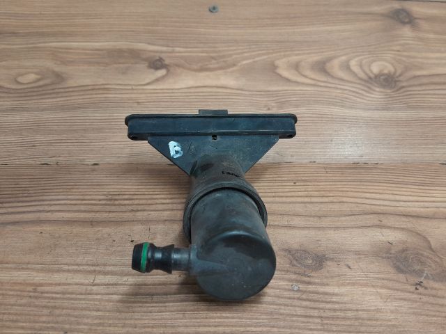 bontott BMW 5 E61 Bal Fényszórómosó Fúvóka