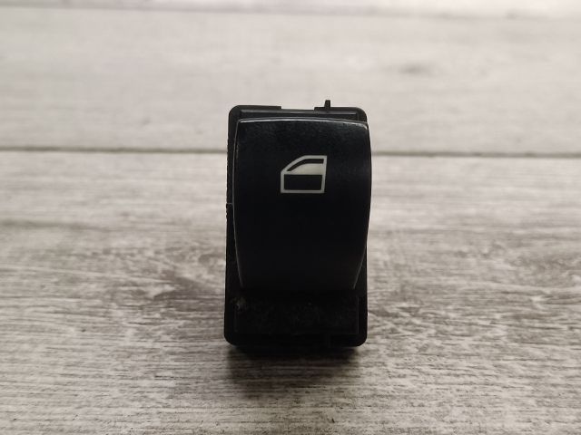 bontott BMW 5 E61 Bal hátsó Ablakemelő Kapcsoló