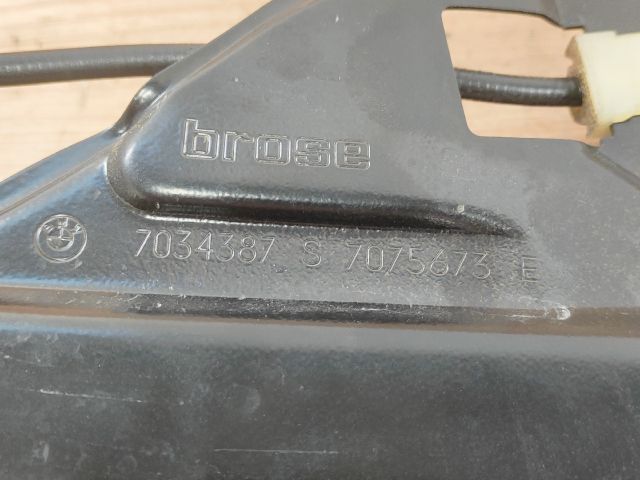 bontott BMW 5 E61 Bal hátsó Ablakemelő Szerkezet (Elektromos)