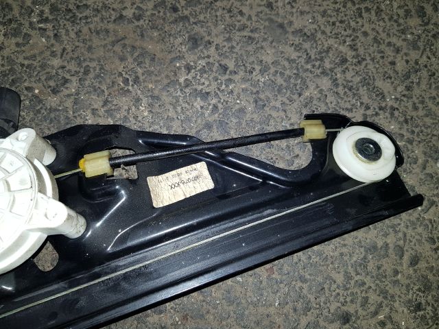 bontott BMW 5 E61 Bal hátsó Ablakemelő Szerkezet (Elektromos)