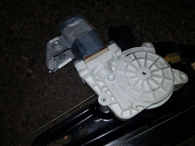 bontott BMW 5 E61 Bal hátsó Ablakemelő Szerkezet (Elektromos)