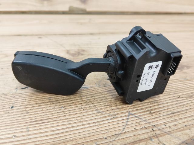 bontott BMW 5 E61 Bal Kormánykapcsoló Irányjelző