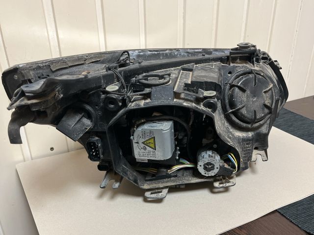 bontott BMW 5 E61 Bal Xenon Fényszóró