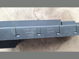 bontott BMW 5 E61 Biztosítéktábla Csomagtér