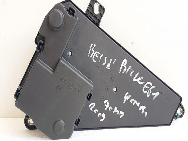 bontott BMW 5 E61 Biztosítéktábla Csomagtér