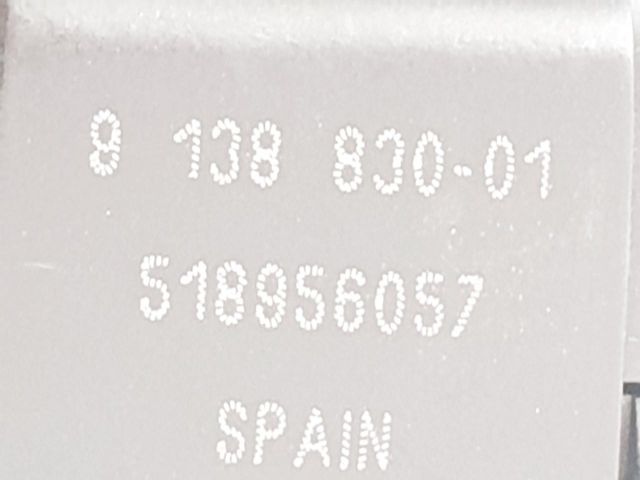 bontott BMW 5 E61 Biztosítéktábla Csomagtér