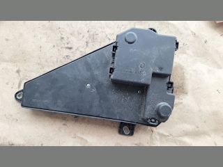 bontott BMW 5 E61 Biztosítéktábla Csomagtér