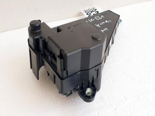 bontott BMW 5 E61 Biztosítéktábla Csomagtér