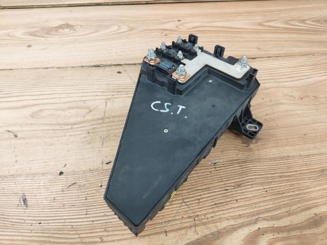 bontott BMW 5 E61 Biztosítéktábla Csomagtér