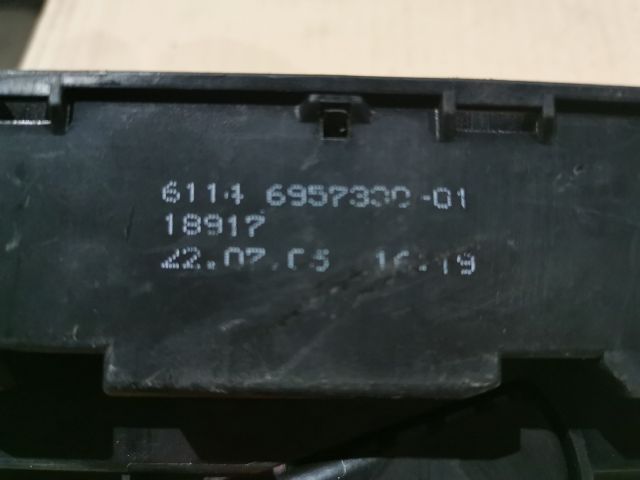 bontott BMW 5 E61 Biztosítéktábla Utastér