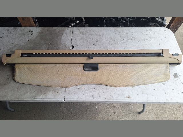 bontott BMW 5 E61 Csomagtér Roló